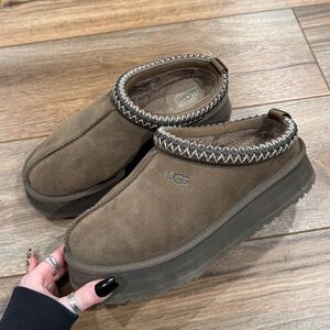 UGG Dark Brown Platform Tasmans “Tazz” | Size 8